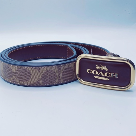 NWT COACH Logo Design Leather reversible Belt One Size